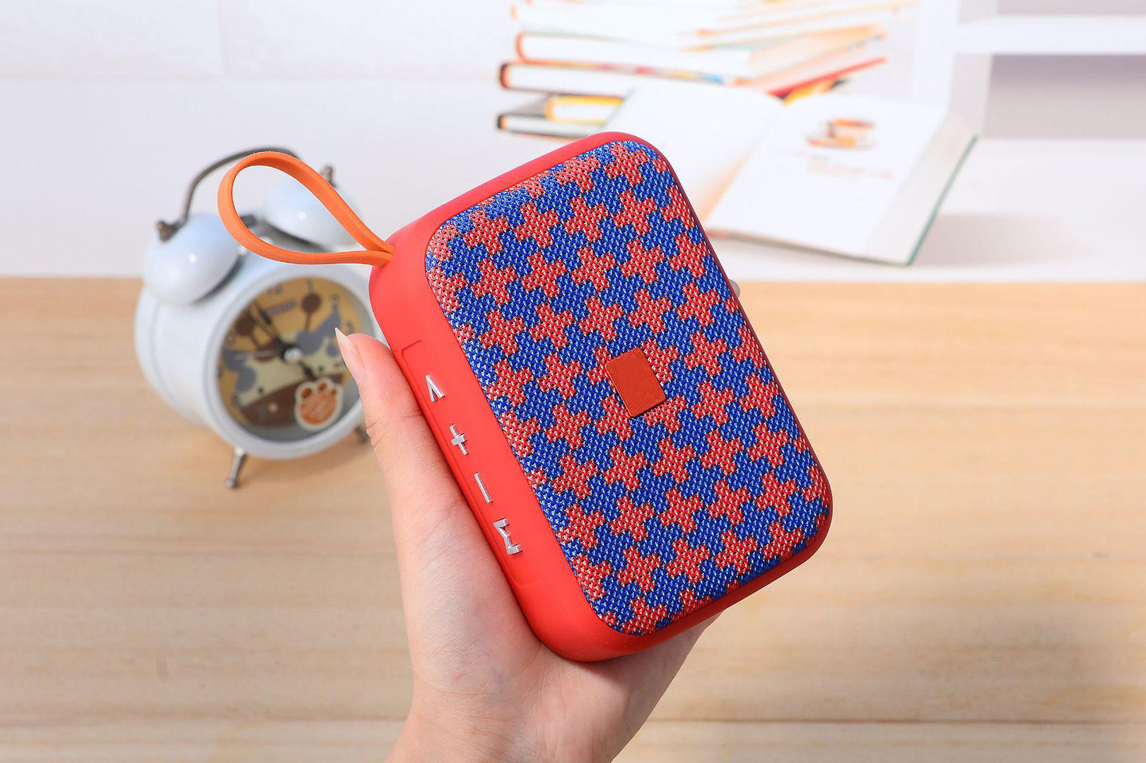 Accesorios y Gadgets  Parlante  port�til bluetooth TG506 Comb azul y rojo